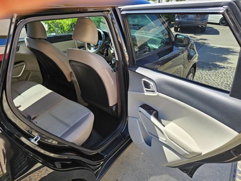 Used 2023 Kia Soul LX FWD image 22