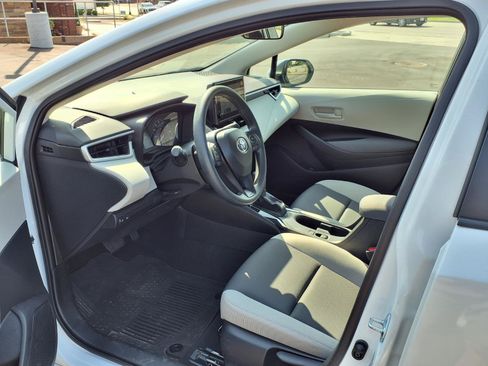 Certified 2025 Toyota Corolla LE FWD image 20