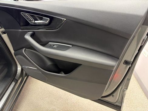 Used 2017 Audi Q7 3.0T Prestige AWD/4WD image 13