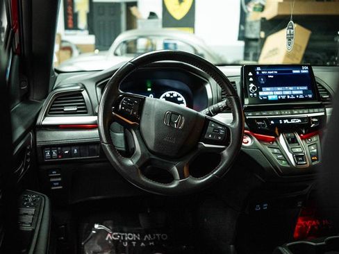 Used 2025 Honda Odyssey Sport-L image 17