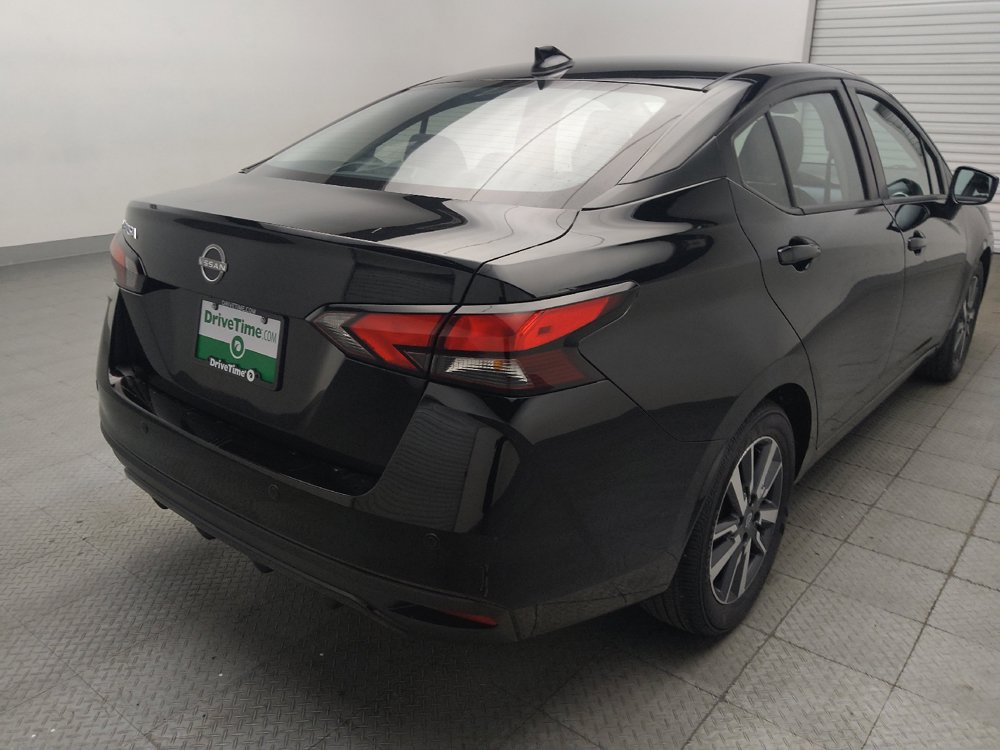 Used 2025 Nissan Versa SV FWD image 9