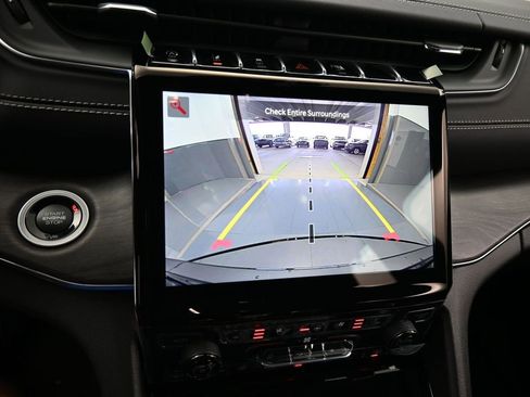 Used 2024 Jeep Grand Cherokee Overland w/ Luxury Tech Group IV image 20