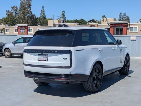 Used 2023 Land Rover Range Rover SE AWD/4WD image 5