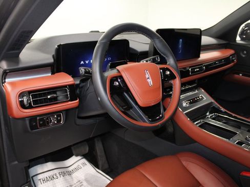 Used 2025 Lincoln Aviator Reserve image 24