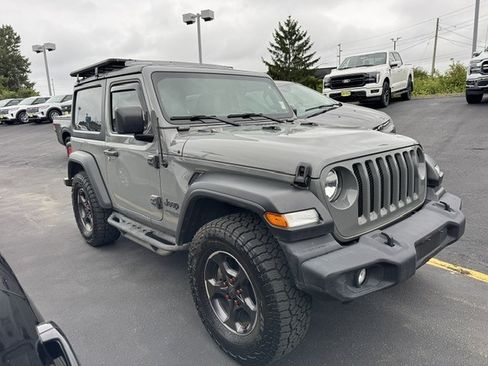 Used 2019 Jeep Wrangler Sport AWD/4WD image 2