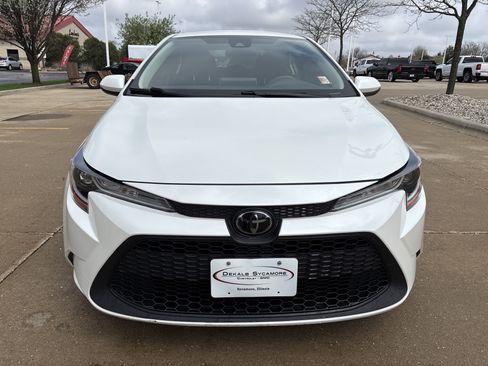 Used 2020 Toyota Corolla LE w/ LE Convenience Package image 2