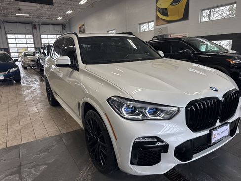 Used 2021 BMW X5 M50i w/ Executive Package image 14