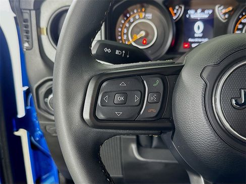 Used 2024 Jeep Gladiator Sport image 22