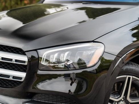 Used 2022 Mercedes-Benz GLS 580 4MATIC image 4