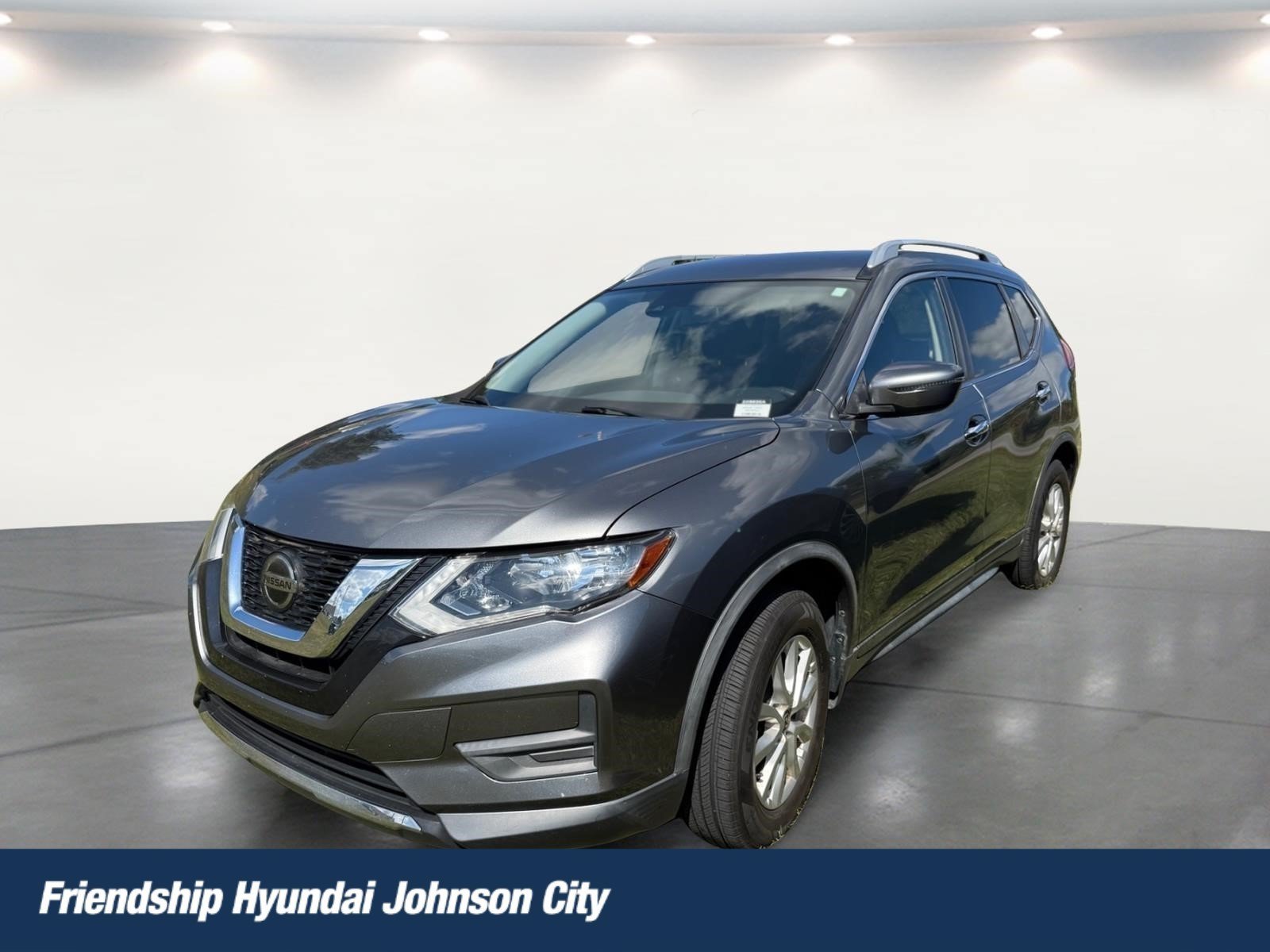 Used 2019 Nissan Rogue SV AWD/4WD image 1