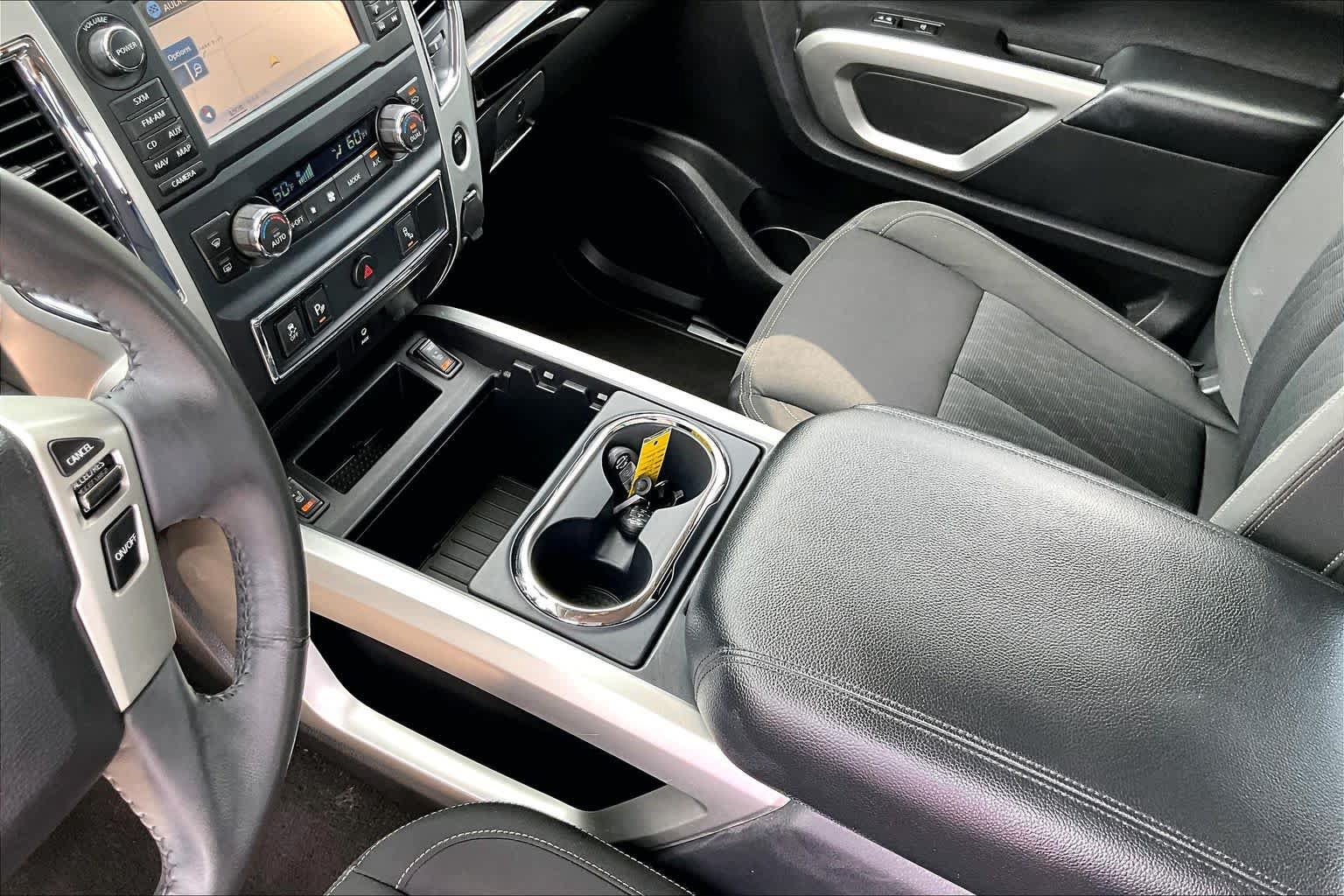 Used 2017 Nissan Titan SV RWD image 17