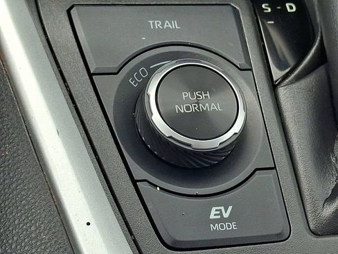 Certified 2023 Toyota RAV4 XLE w/ Convenience Package AWD/4WD image 25