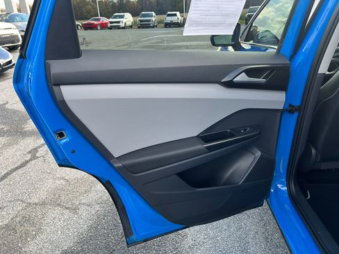 Used 2023 Volkswagen Taos SE image 23