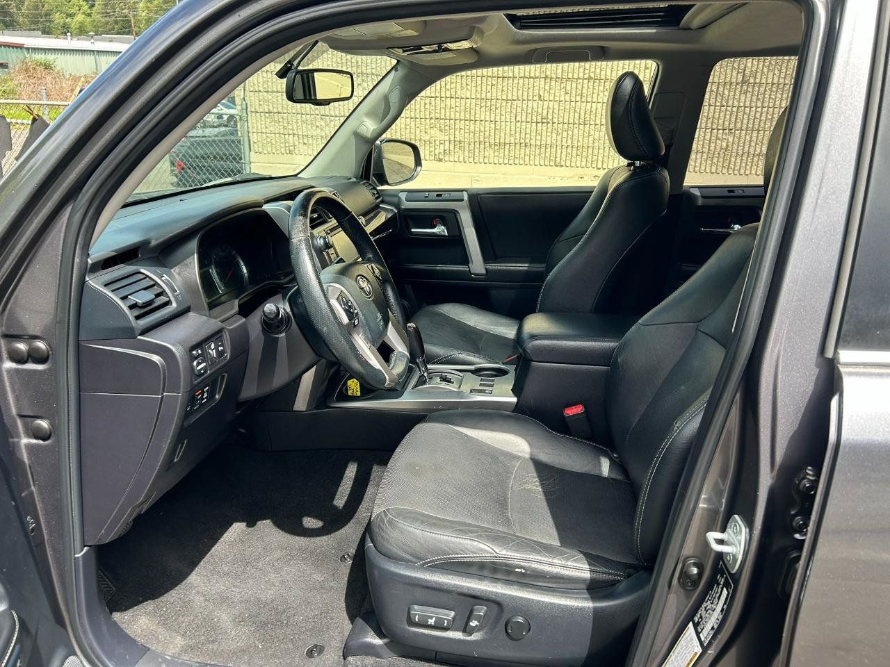 Used 2015 Toyota 4Runner Limited w/ Convenience Package AWD/4WD image 9