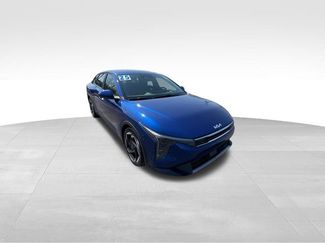 Used 2025 Kia K4 EX video 2