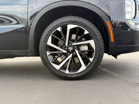 Used 2024 Mitsubishi Outlander SE image 10