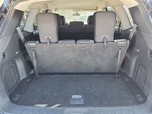 Used 2017 Nissan Pathfinder S image 12