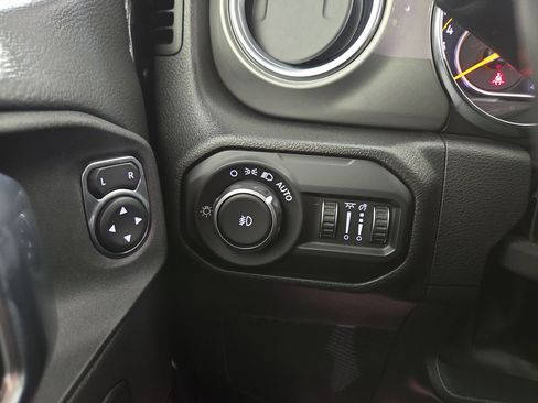 Used 2022 Jeep Wrangler Unlimited Sahara w/ LED Lighting Group image 30