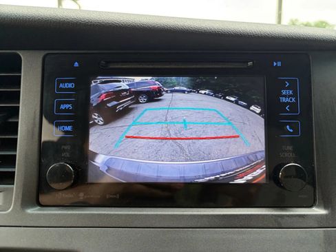 Used 2017 Toyota Sienna LE AWD/4WD image 33