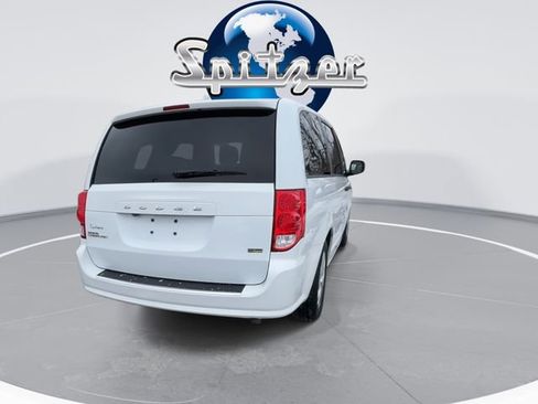 Used 2019 Dodge Grand Caravan SE w/ UConnect Hands-Free Group image 8