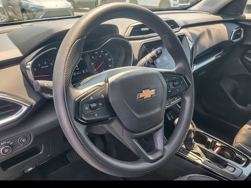 Certified 2022 Chevrolet TrailBlazer LT w/ Convenience Package AWD/4WD image 15