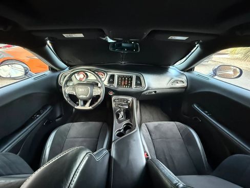 Used 2015 Dodge Challenger SRT Hellcat RWD image 40