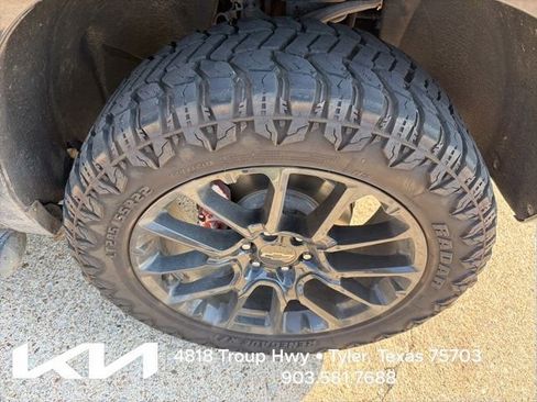 Used 2022 Chevrolet Tahoe Z71 AWD/4WD image 14