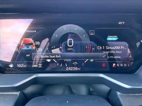 Used 2024 GMC Acadia AT4 w/ Luxury Package image 25