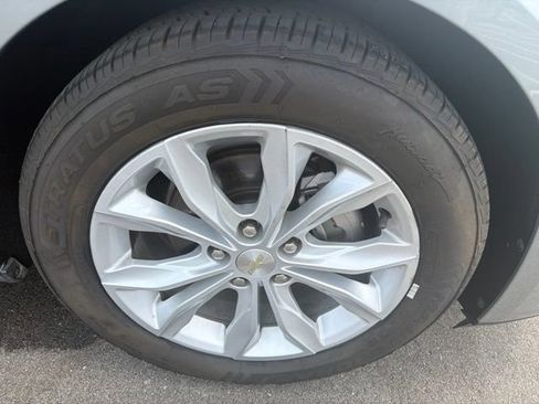 Used 2023 Chevrolet Malibu LT FWD image 4
