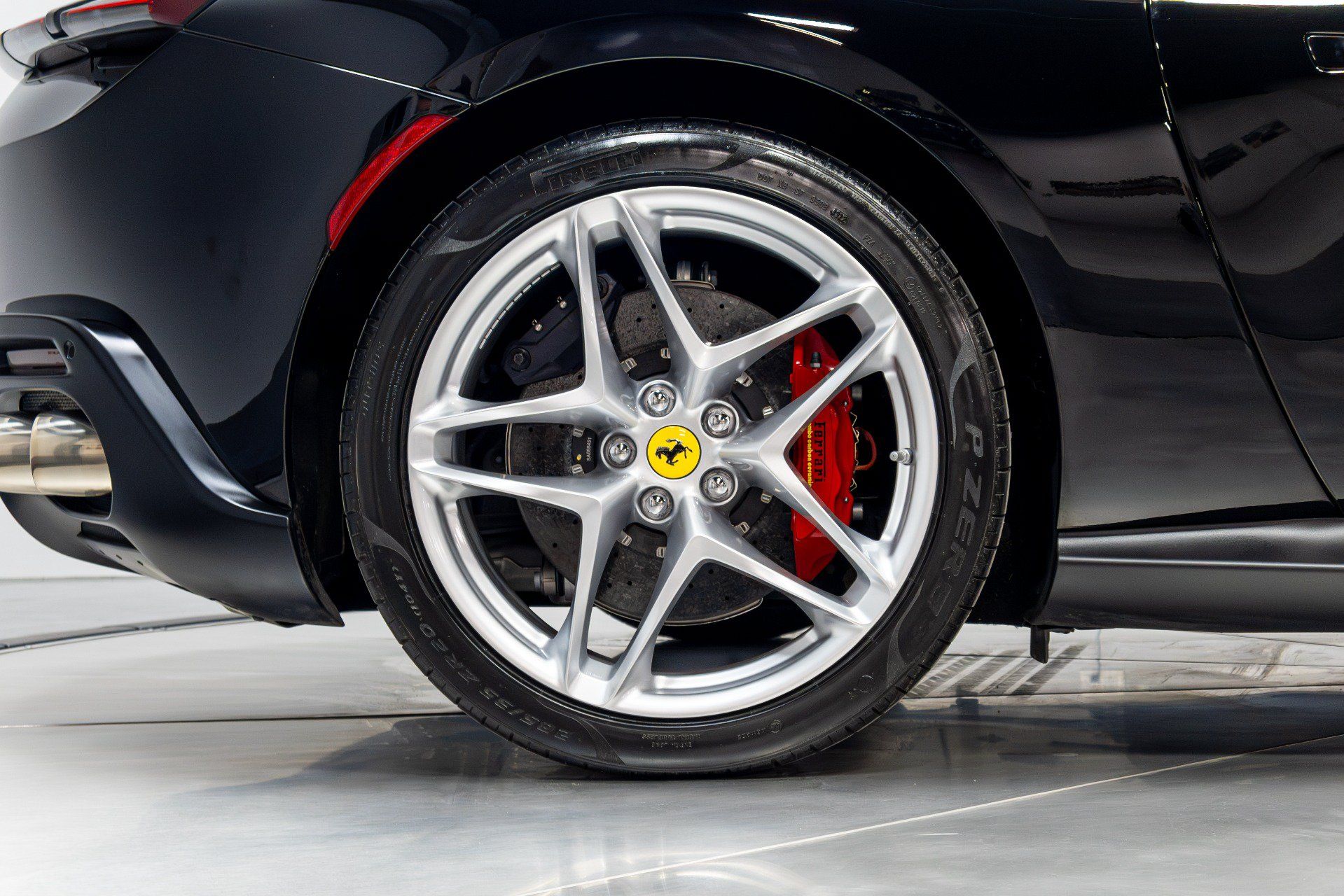 Used 2022 Ferrari Roma RWD image 21