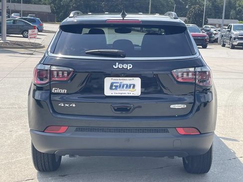Used 2023 Jeep Compass Latitude AWD/4WD image 3