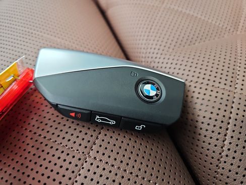 Used 2026 BMW X5 xDrive40i w/ Executive Package image 38