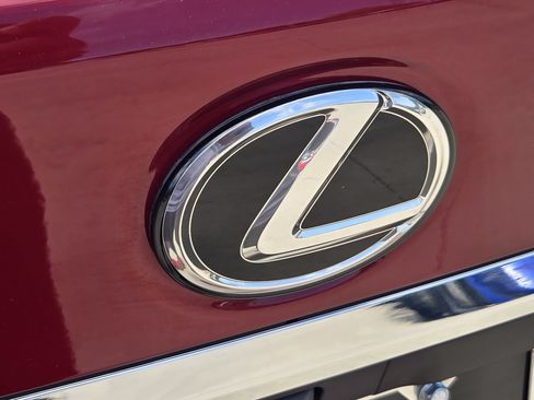 Used 2025 Lexus ES 350 w/ Premium Package FWD image 16