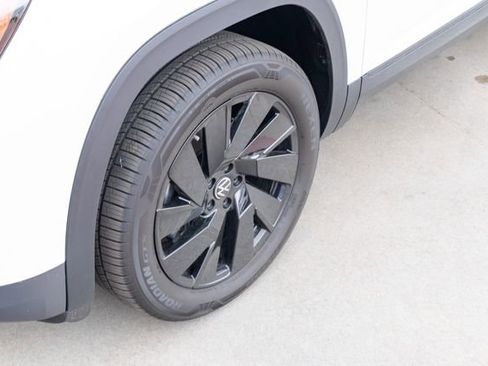 New 2026 Volkswagen Atlas Cross Sport SE image 10