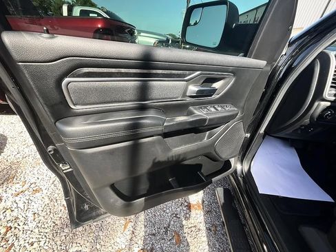 Used 2019 RAM 1500 Big Horn AWD/4WD image 11
