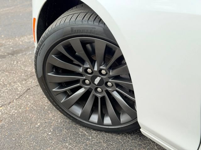 Used 2017 Cadillac CTS Luxury w/ Carbon Black Package AWD/4WD image 29