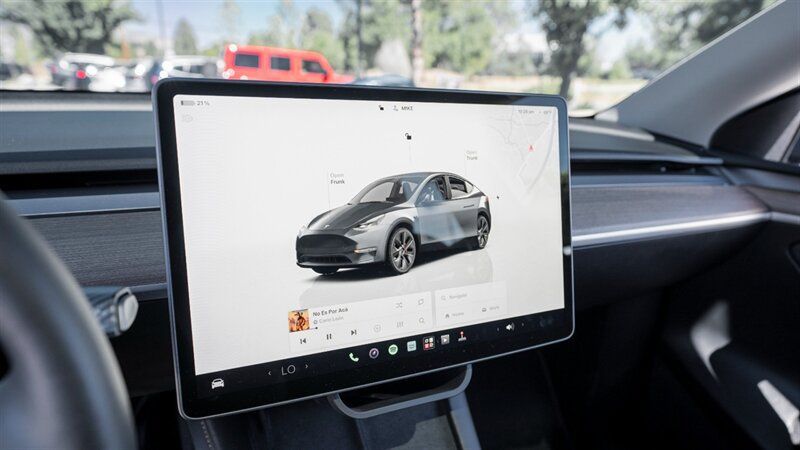 Used 2022 Tesla Model Y Performance AWD/4WD image 28