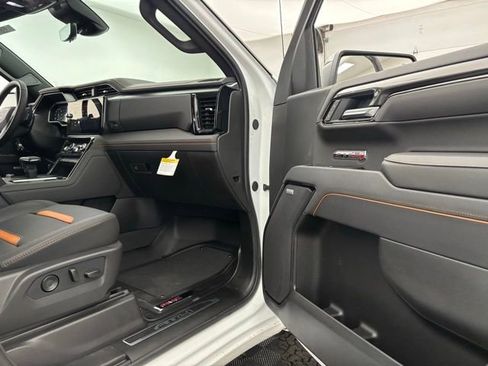 New 2026 GMC Sierra 1500 AT4 w/ Technology Package image 32