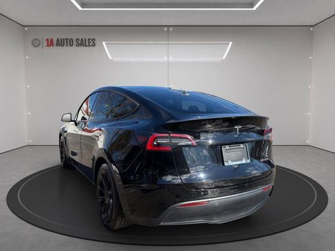 Used 2022 Tesla Model Y Performance image 3