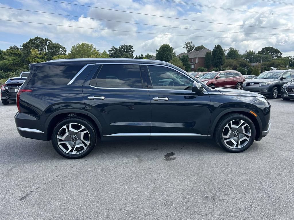 Used 2024 Hyundai Palisade SEL w/ Premium Package FWD image 4