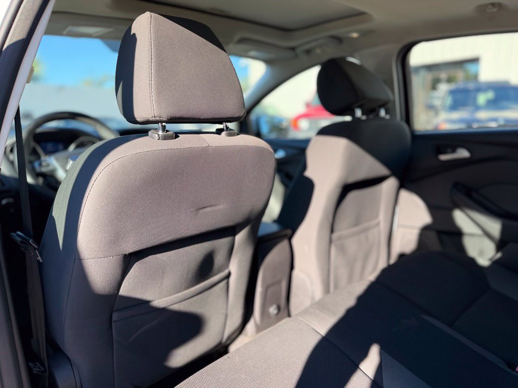 Used 2014 Ford Focus SE FWD image 21