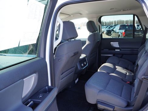 Certified 2025 Ford Expedition Active image 19