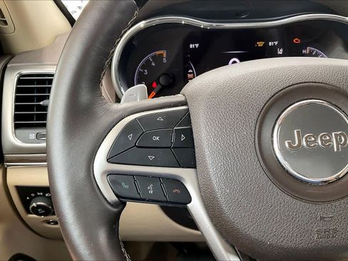 Used 2018 Jeep Grand Cherokee Overland AWD/4WD image 24