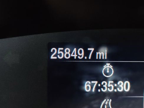 Used 2022 Ford Escape SE w/ SE Sport Appearance Package image 2