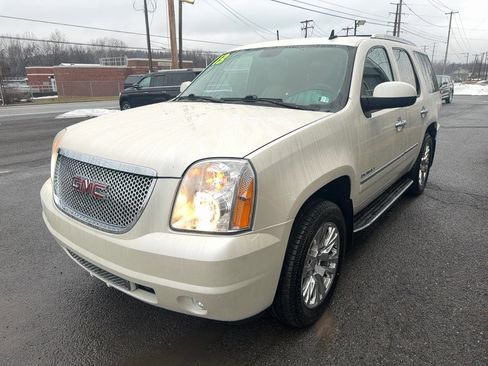 Used 2013 GMC Yukon Denali image 2