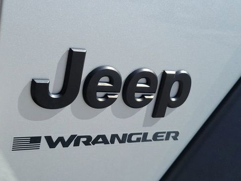 Used 2023 Jeep Wrangler Sport AWD/4WD image 11