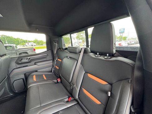Used 2025 GMC Sierra 1500 AT4 w/ AT4 Premium Package AWD/4WD image 22