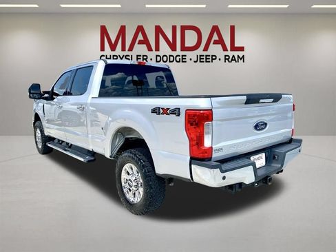 Used 2018 Ford F250 XLT w/ XLT Premium Package AWD/4WD image 7