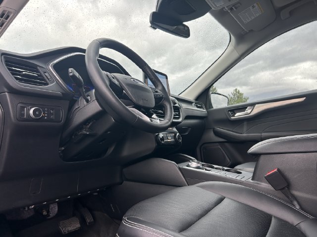 Used 2022 Ford Escape Titanium w/ Class II Trailer Tow Package AWD/4WD image 25