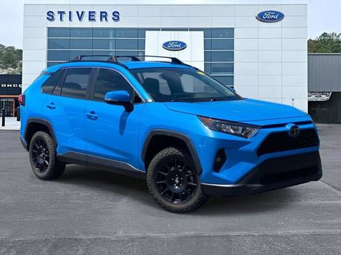 Used 2021 Toyota RAV4 LE FWD image 1